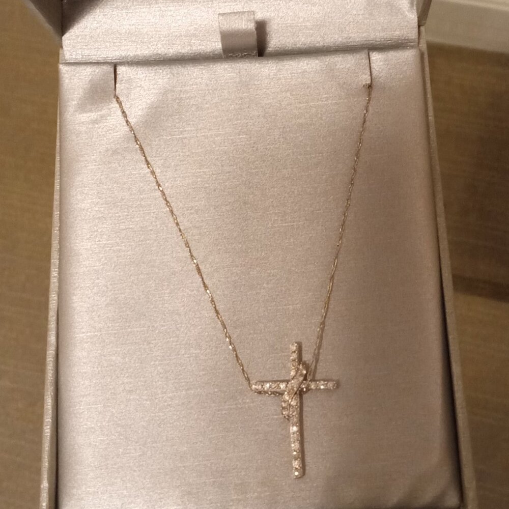 White Gold Necklace and Charm